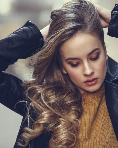 Caída del cabello estacional o cuidados inadecuados